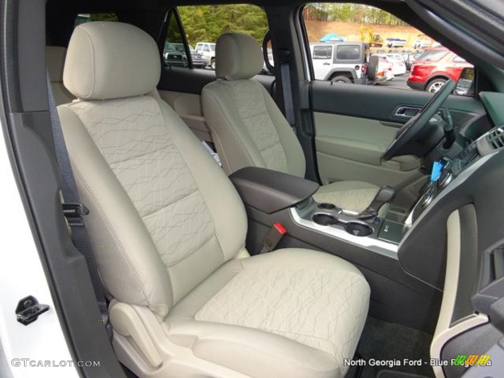 2015 Explorer FWD - Oxford White / Medium Light Stone photo #9