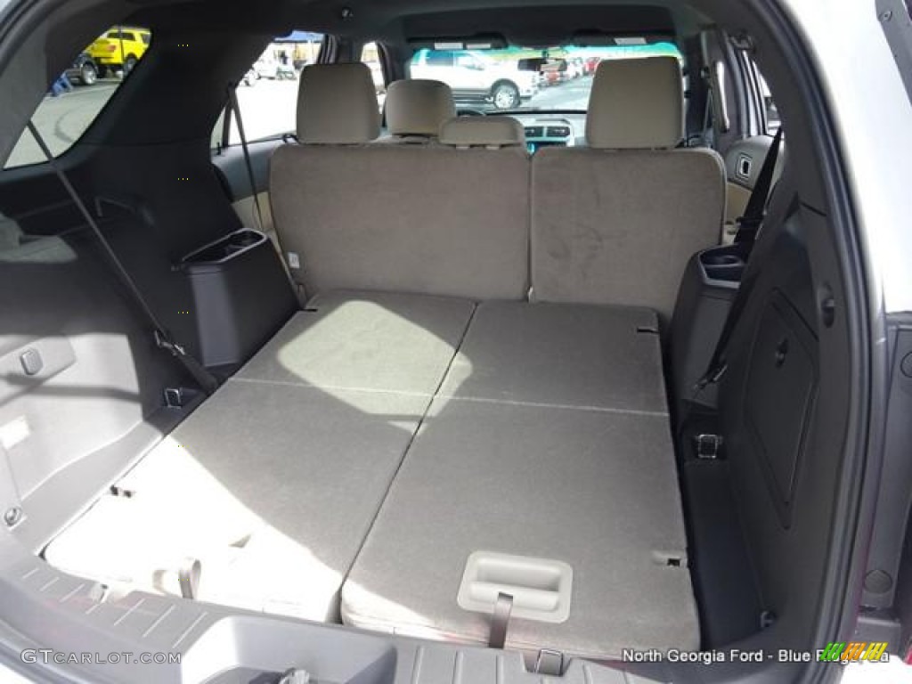 2015 Explorer FWD - Oxford White / Medium Light Stone photo #15