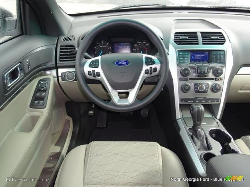 2015 Explorer FWD - Oxford White / Medium Light Stone photo #16