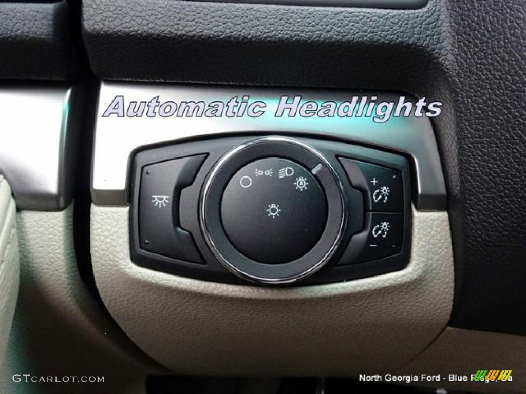 2015 Explorer FWD - Oxford White / Medium Light Stone photo #23