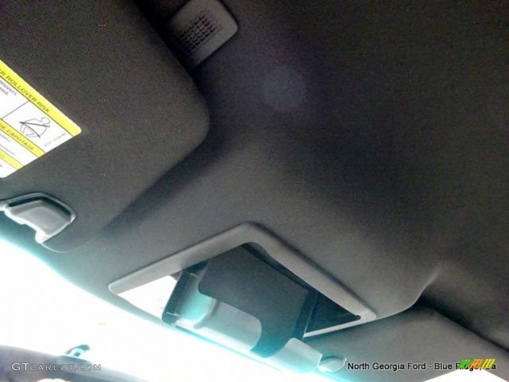 2015 Explorer FWD - Oxford White / Medium Light Stone photo #24