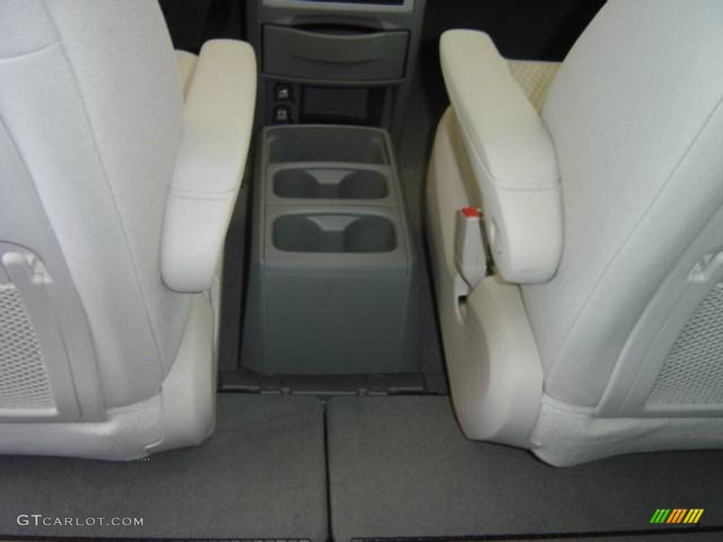 2009 Town & Country Touring - Brilliant Black Crystal Pearl / Medium Slate Gray/Light Shale photo #28