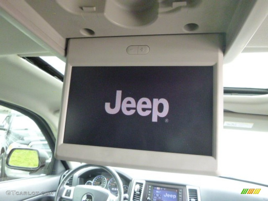 2009 Jeep Grand Cherokee SRT-8 4x4 Entertainment System Photos