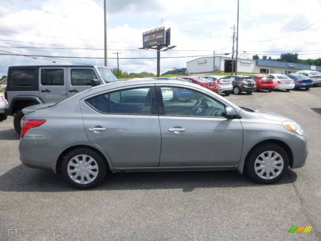 2014 Versa 1.6 S Sedan - Magnetic Gray / Charcoal photo #3
