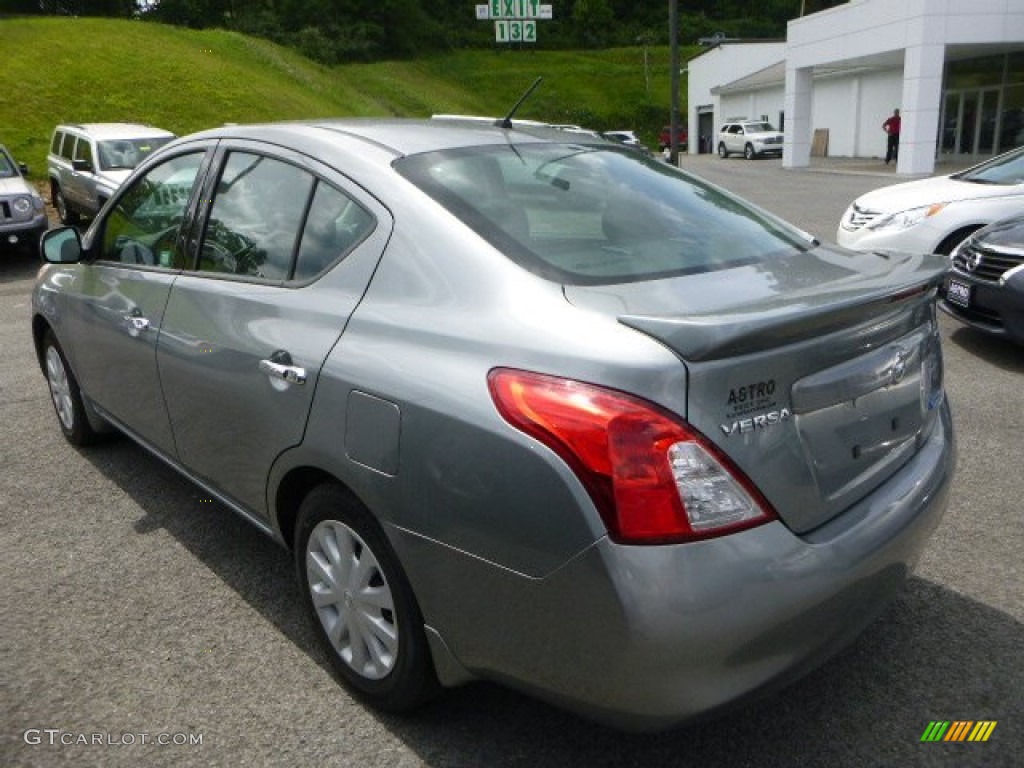 2014 Versa 1.6 S Sedan - Magnetic Gray / Charcoal photo #6