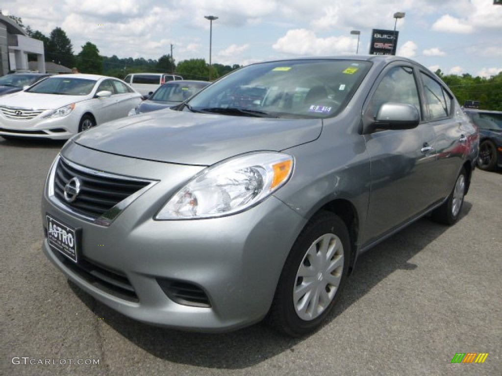 2014 Versa 1.6 S Sedan - Magnetic Gray / Charcoal photo #7