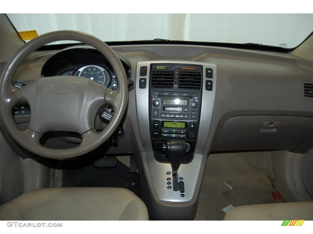 2006 Tucson GLS V6 4x4 - Sahara Silver / Beige photo #23