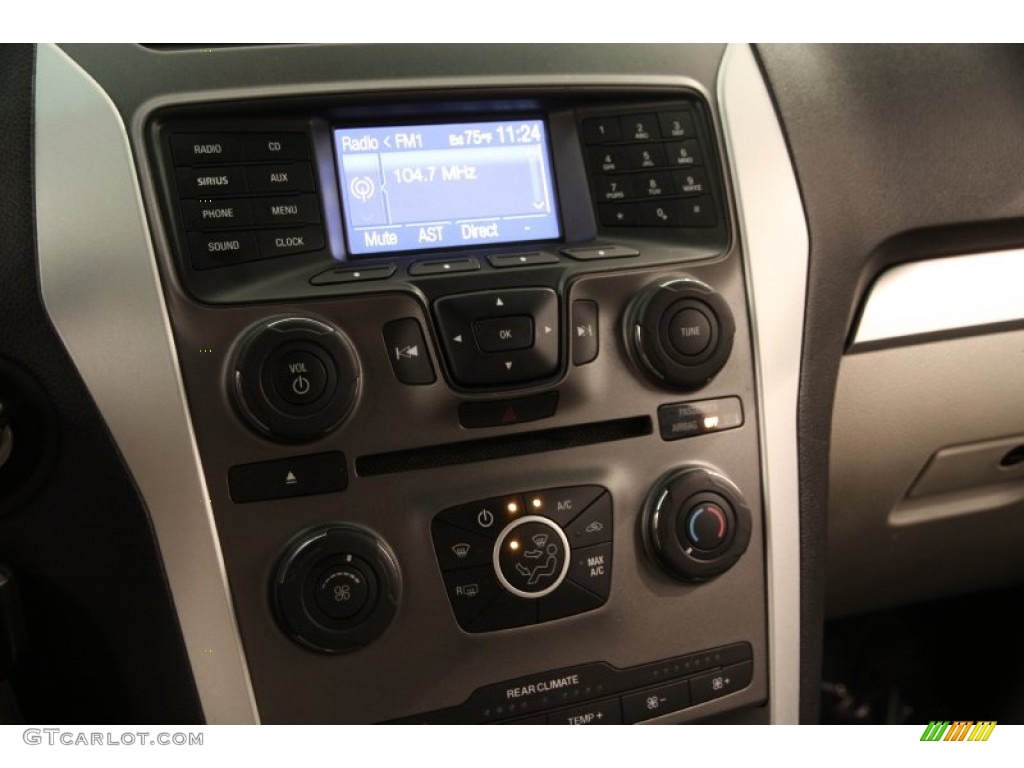 2011 Ford Explorer FWD Controls Photo #105152511