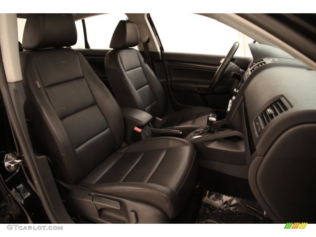 2010 Volkswagen Jetta TDI Sedan Front Seat Photos