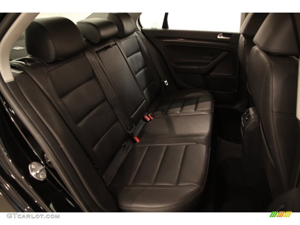 Titan Black Interior 2010 Volkswagen Jetta TDI Sedan Photo #105157539