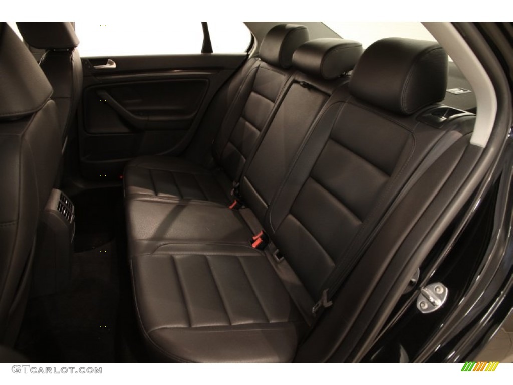2010 Volkswagen Jetta TDI Sedan Rear Seat Photo #105157551