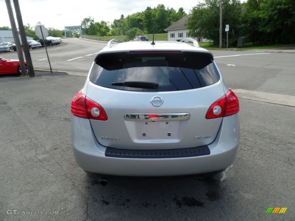 2012 Rogue SV AWD - Brilliant Silver / Black photo #6