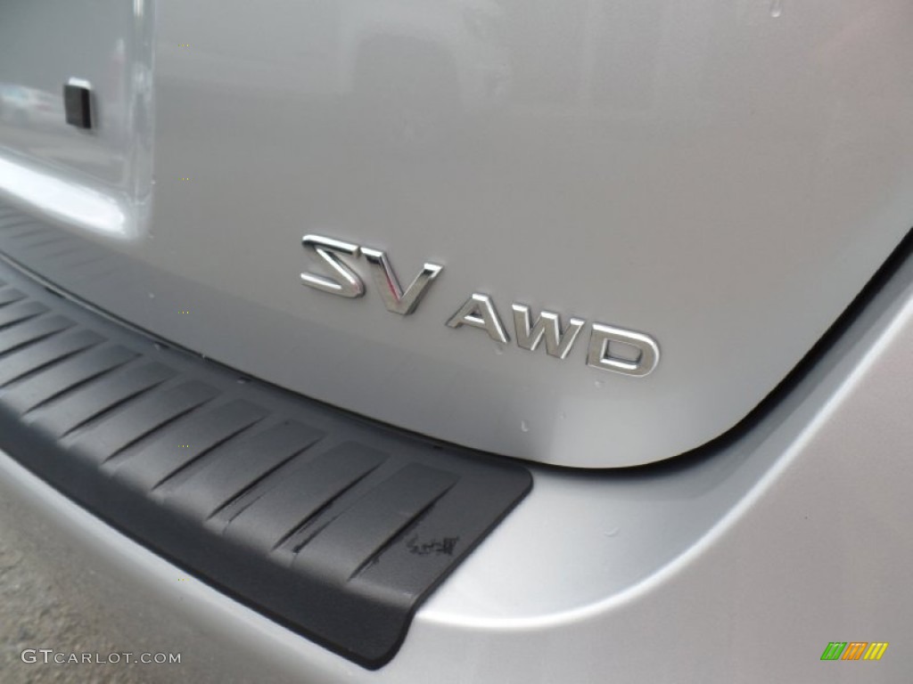 2012 Rogue SV AWD - Brilliant Silver / Black photo #10