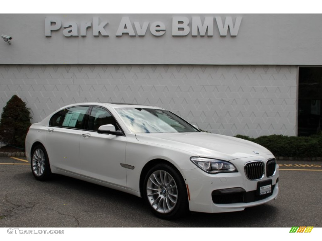 Alpine White BMW 7 Series