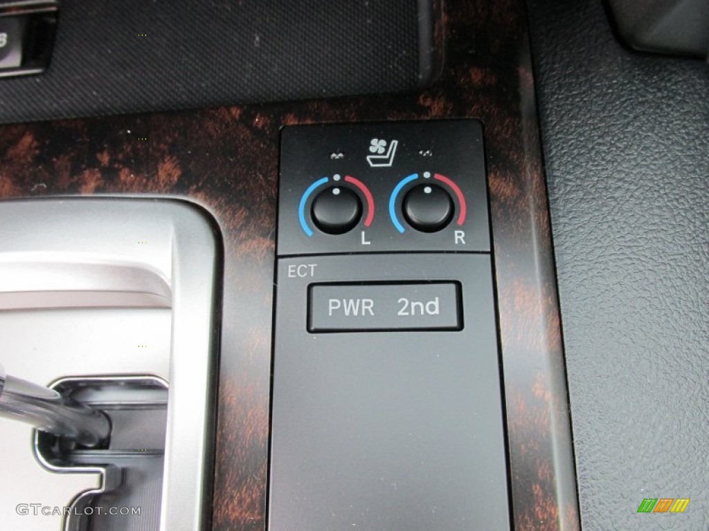 2015 Toyota Land Cruiser Standard Land Cruiser Model Controls Photo #105170840