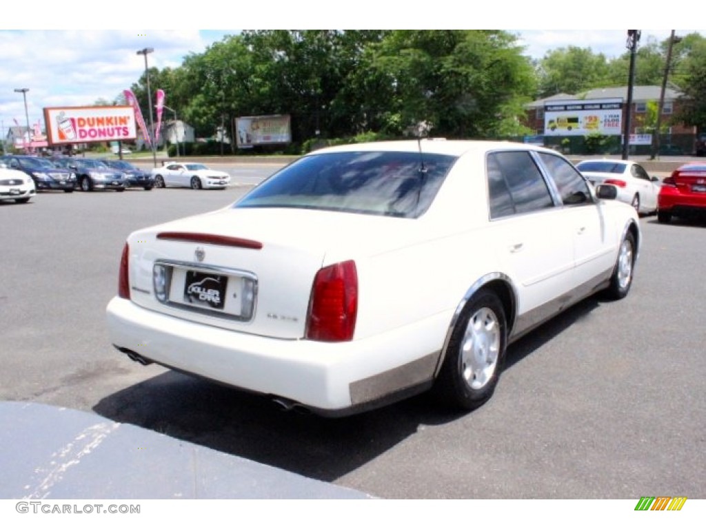 2002 DeVille Sedan - Cotillion White / Dark Gray photo #9