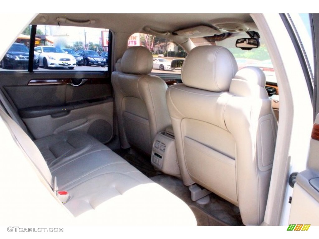 2002 DeVille Sedan - Cotillion White / Dark Gray photo #27