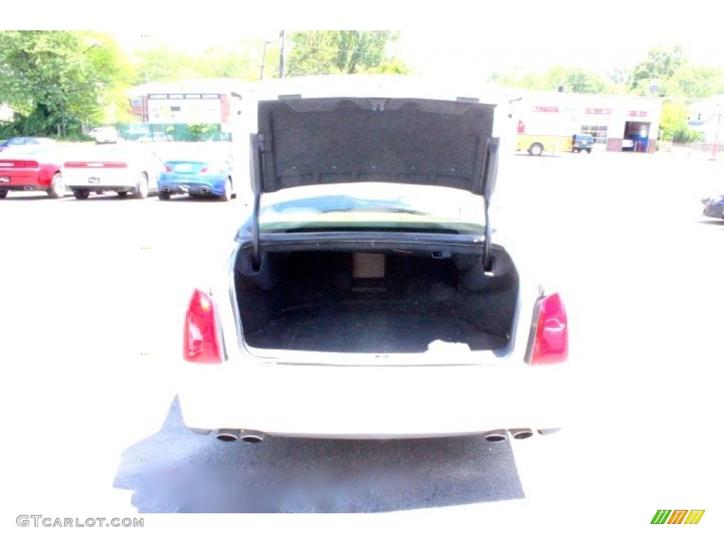 2002 DeVille Sedan - Cotillion White / Dark Gray photo #32