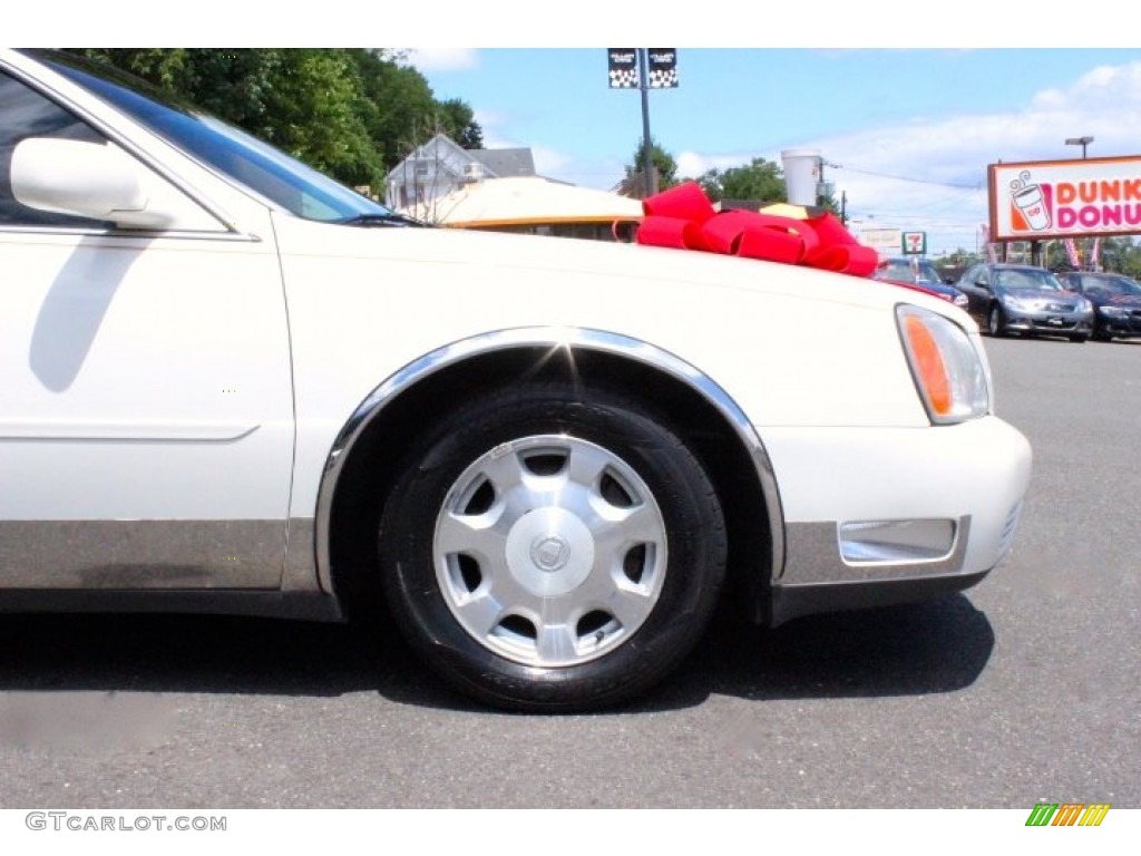 2002 DeVille Sedan - Cotillion White / Dark Gray photo #34