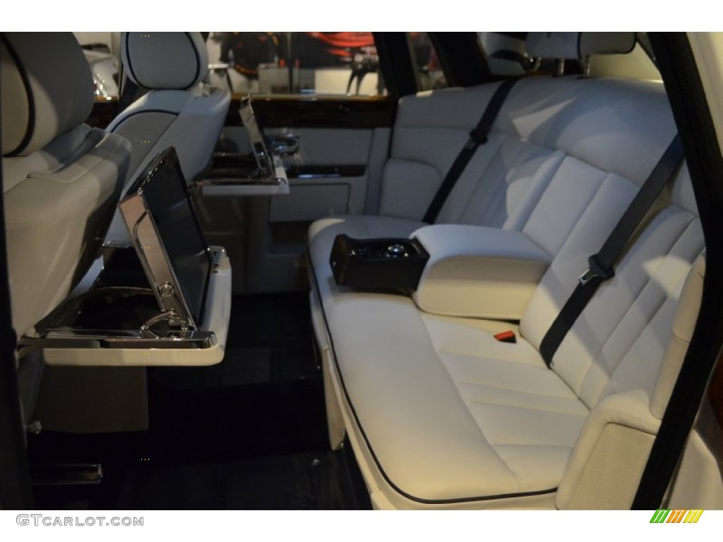 2013 Rolls-Royce Phantom Sedan Rear Seat Photo #105181901