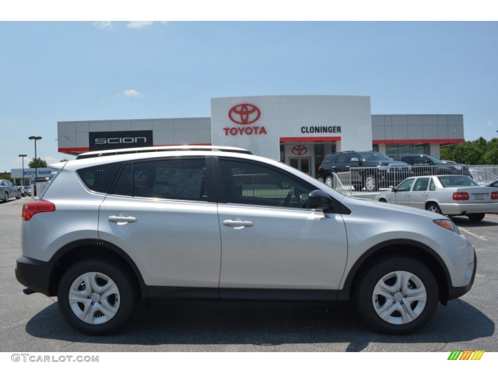 2015 RAV4 LE - Classic Silver Metallic / Ash photo #2