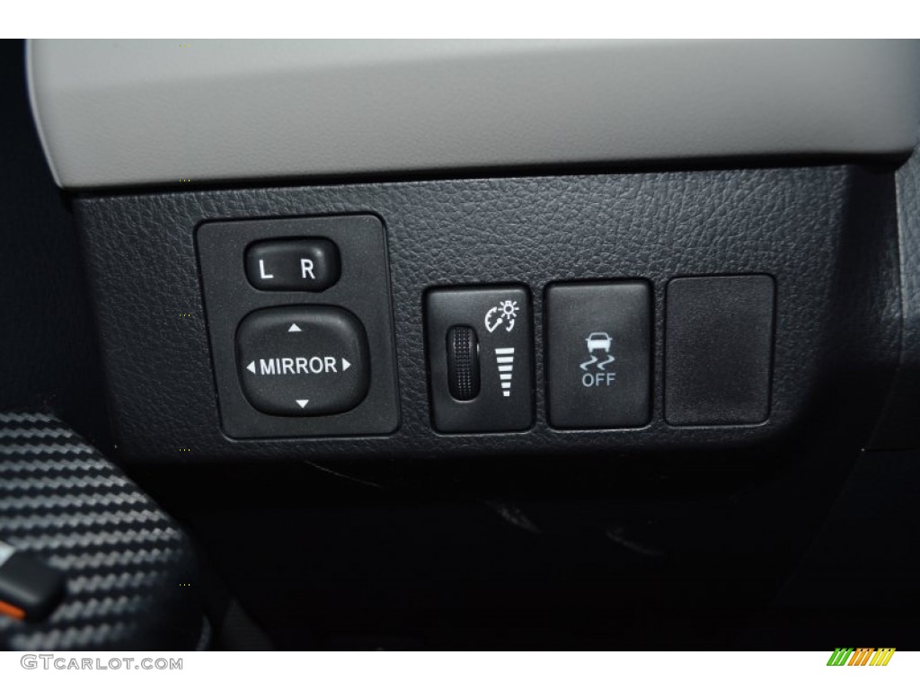 2015 RAV4 LE - Classic Silver Metallic / Ash photo #19