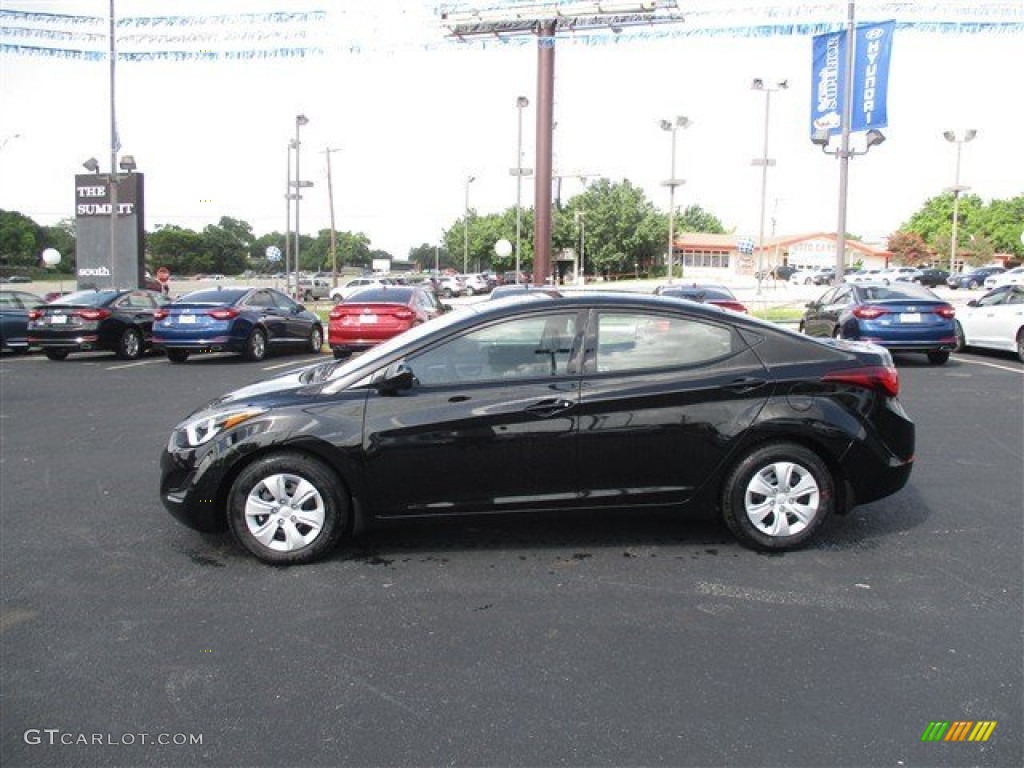 2016 Elantra SE - Phantom Black / Beige photo #6