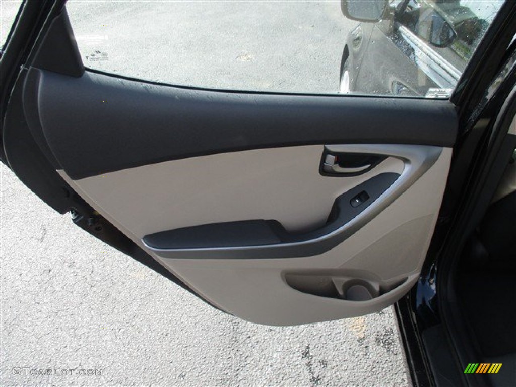 2016 Elantra SE - Phantom Black / Beige photo #12