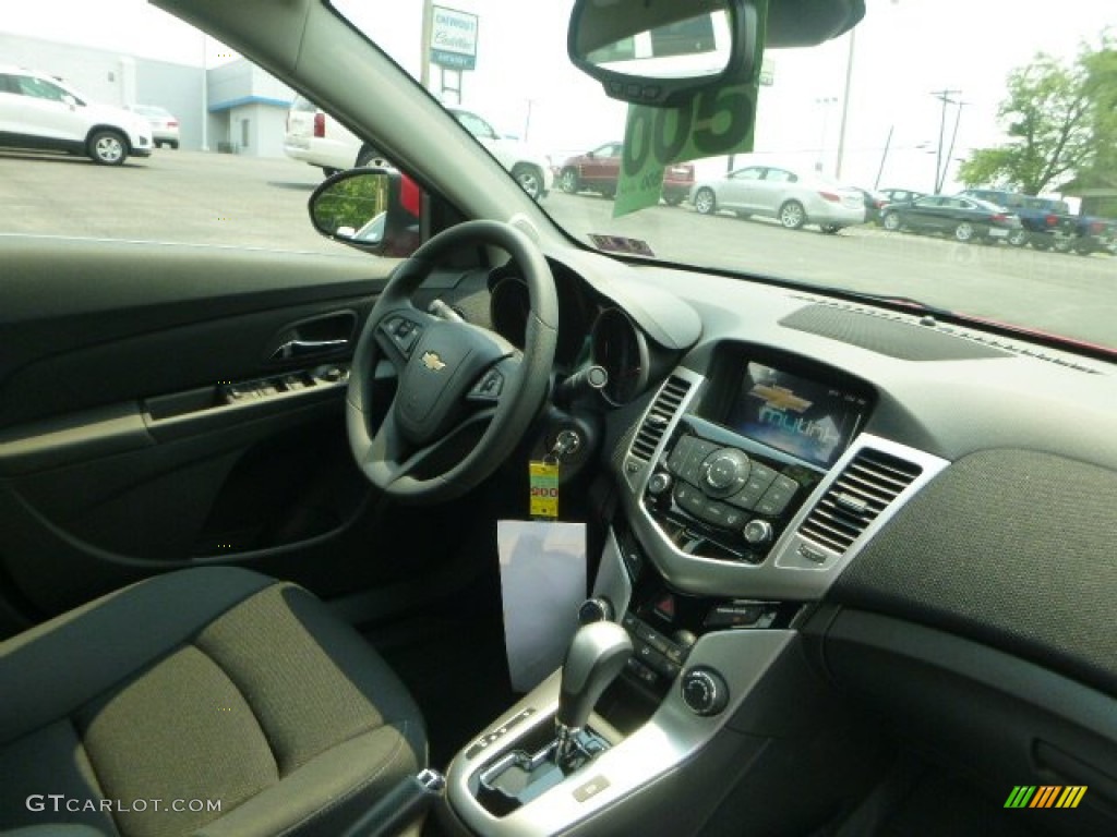 2016 Cruze Limited LT - Red Hot / Jet Black photo #11