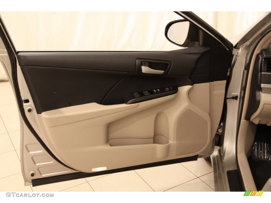 2014 Toyota Camry LE Door Panel Photos