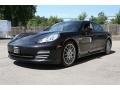 Black - Panamera 4 Photo No. 6