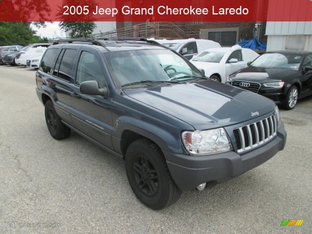 2004 Grand Cherokee Laredo 4x4 - Steel Blue Pearl / Dark Slate Gray photo #1