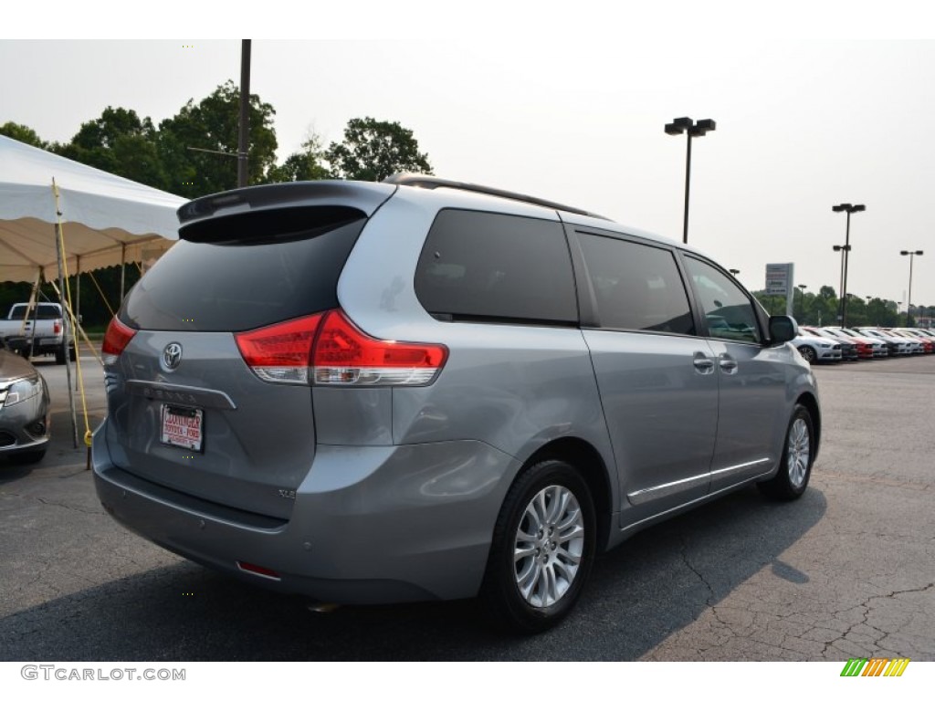 2011 Sienna XLE - Silver Sky Metallic / Light Gray photo #3