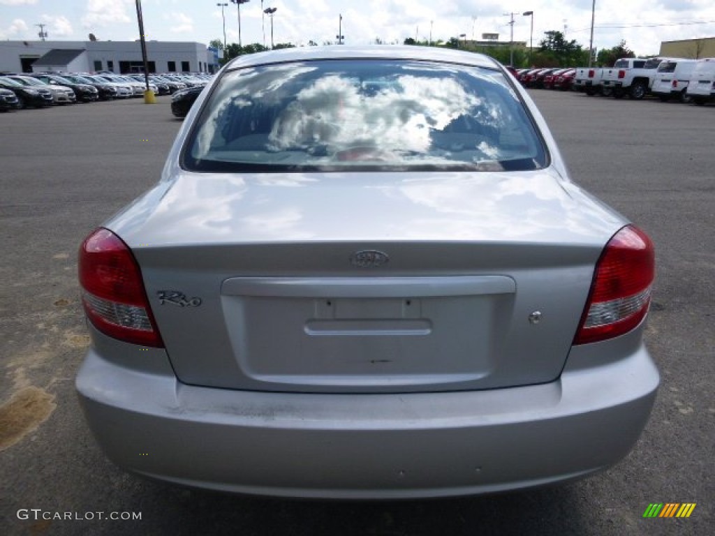 2004 Rio Sedan - Diamond Silver / Gray photo #3