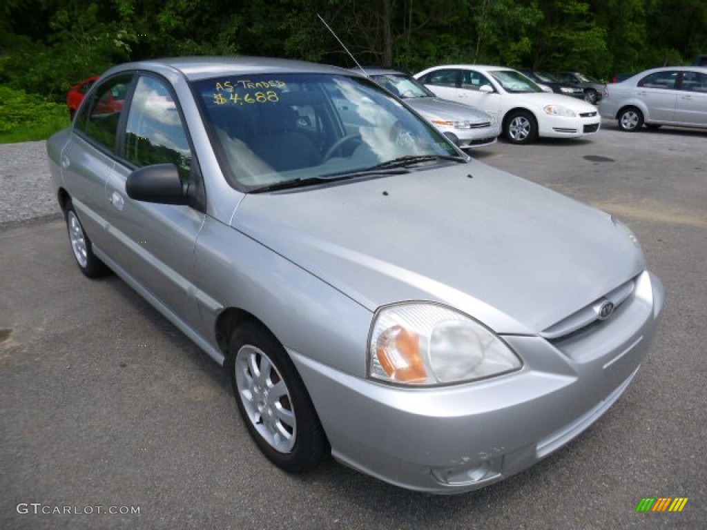Diamond Silver 2004 Kia Rio Sedan Exterior Photo #105217685