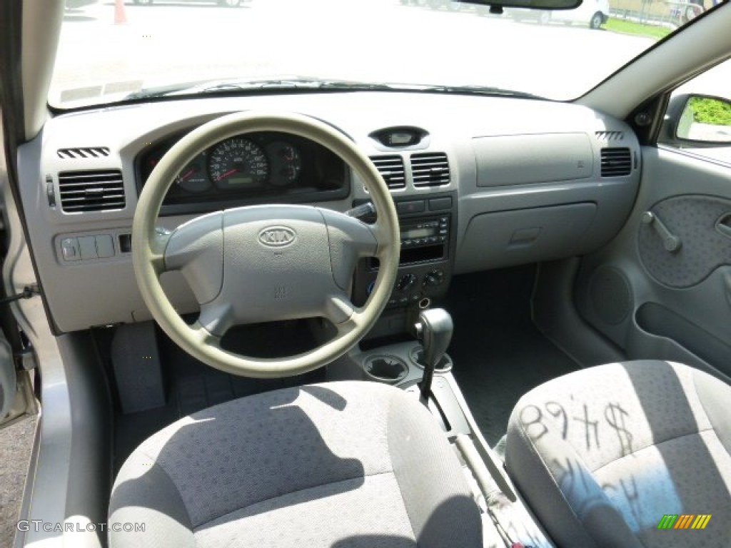 2004 Rio Sedan - Diamond Silver / Gray photo #10