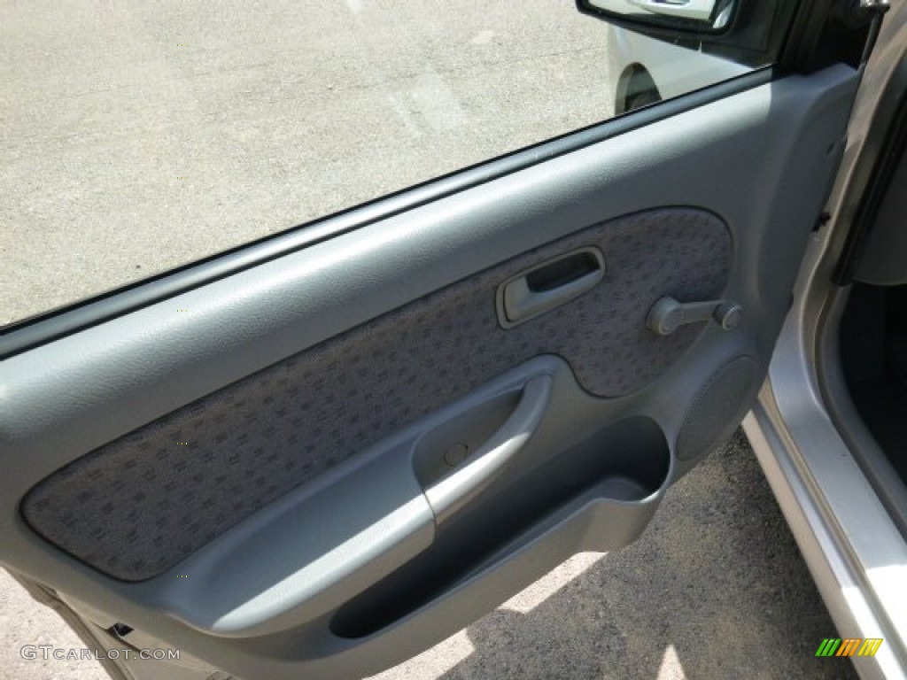 2004 Rio Sedan - Diamond Silver / Gray photo #11