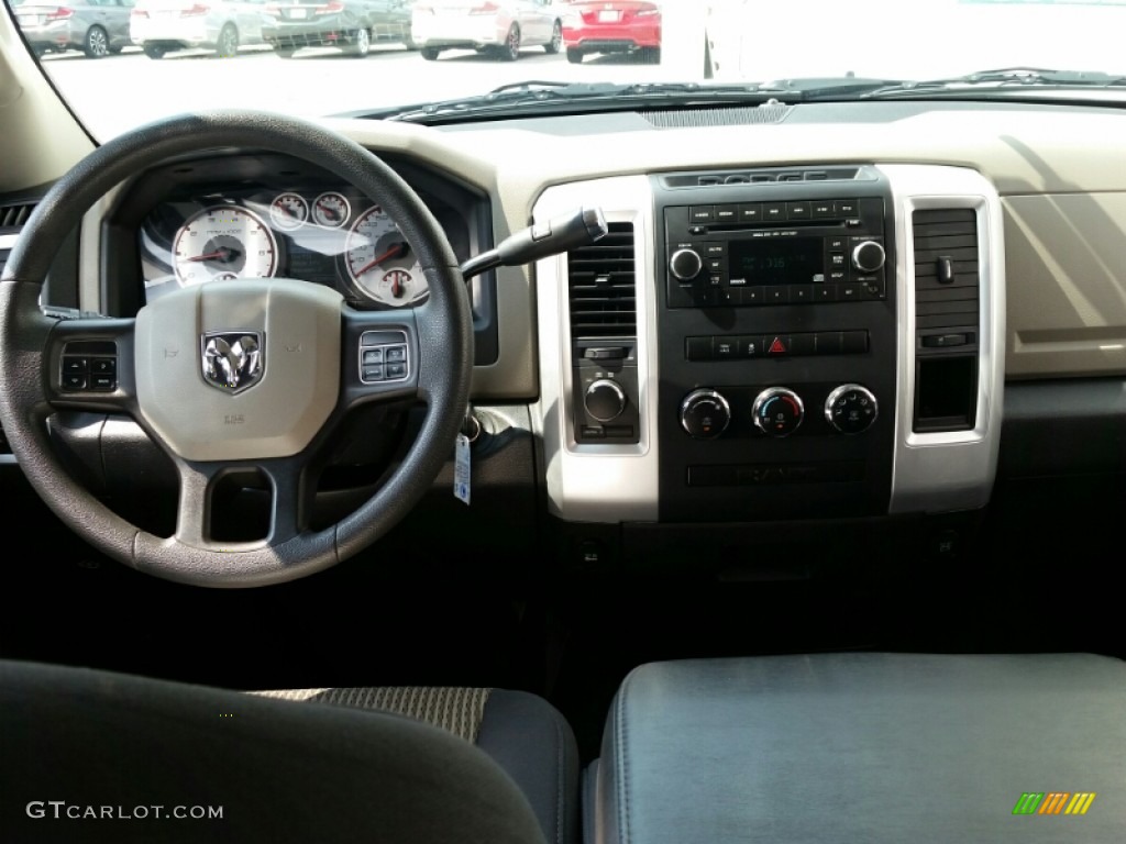 2012 Ram 1500 SLT Quad Cab 4x4 - Bright White / Dark Slate Gray/Medium Graystone photo #21