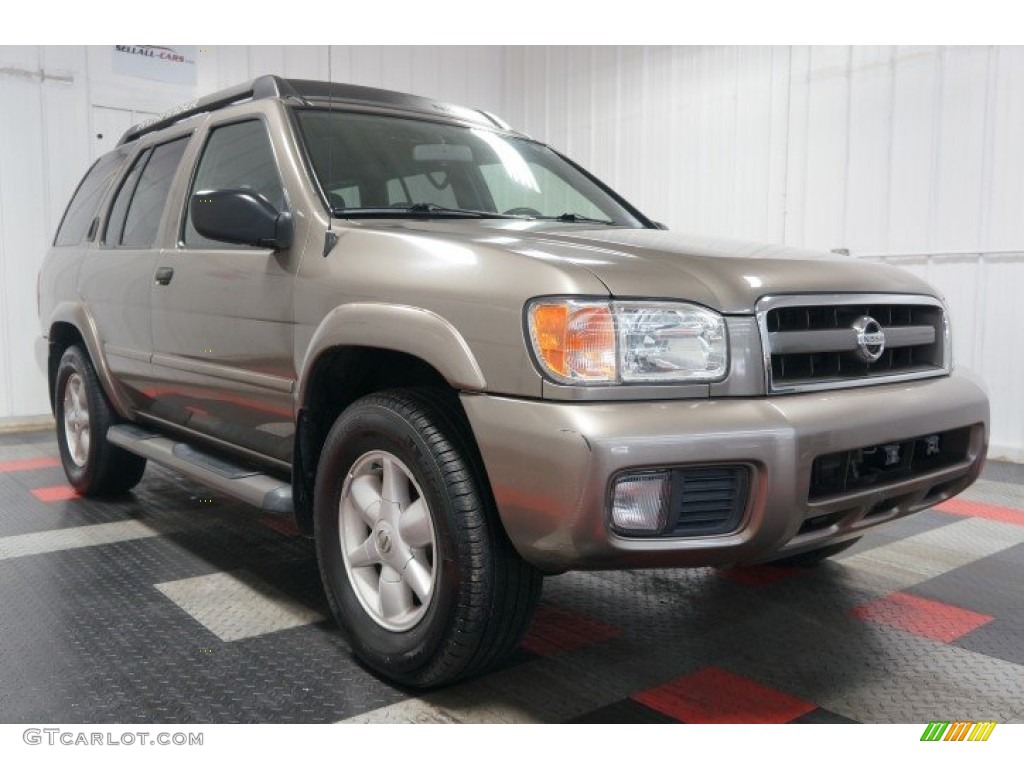 2002 Pathfinder SE 4x4 - Sahara Beige Metallic / Beige photo #5