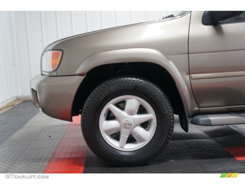 2002 Pathfinder SE 4x4 - Sahara Beige Metallic / Beige photo #58
