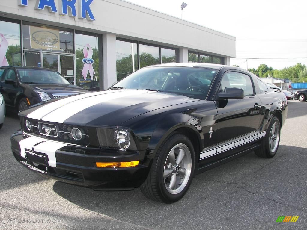 2006 Mustang V6 Premium Coupe - Black / Dark Charcoal photo #1