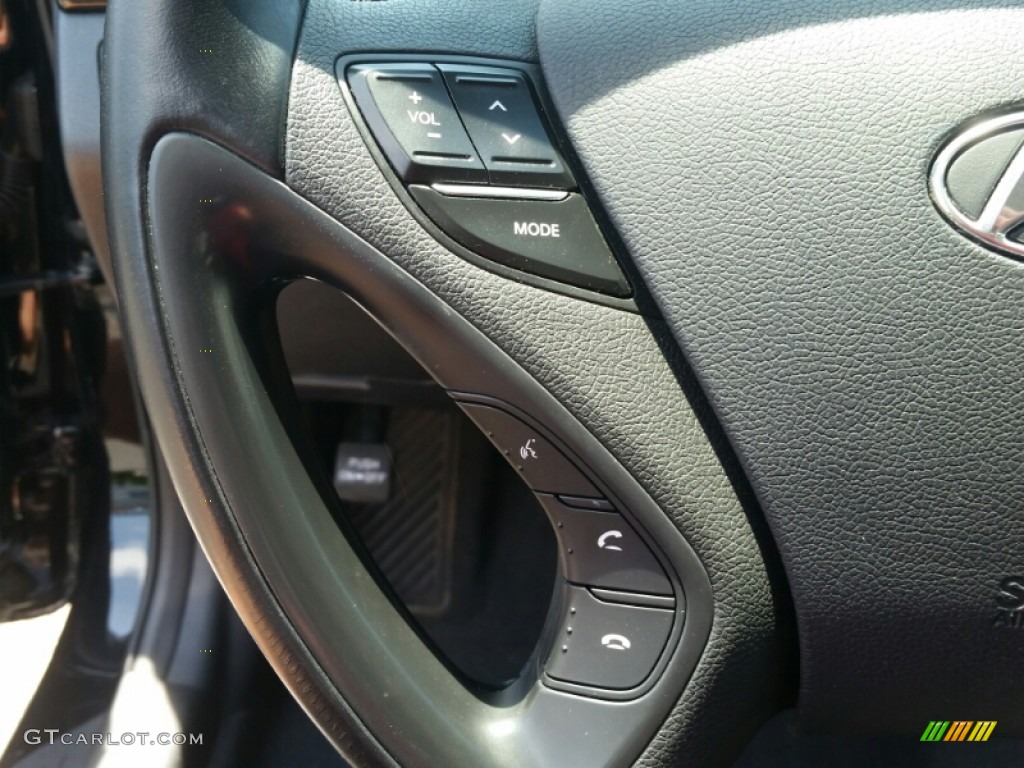 2014 Hyundai Sonata SE 2.0T Controls Photo #105237668