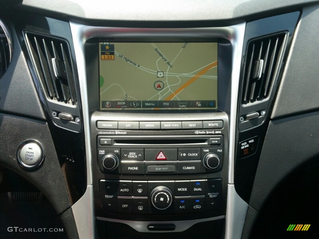 2014 Hyundai Sonata SE 2.0T Controls Photo #105237752