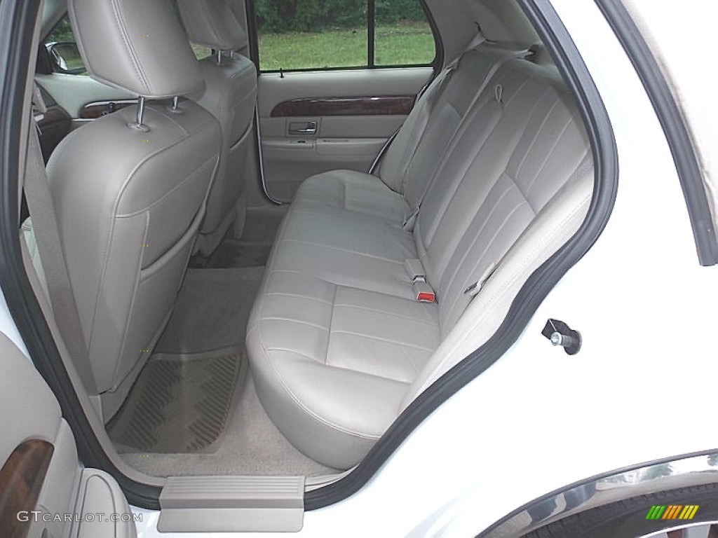 2007 Mercury Grand Marquis LS Rear Seat Photo #105239921