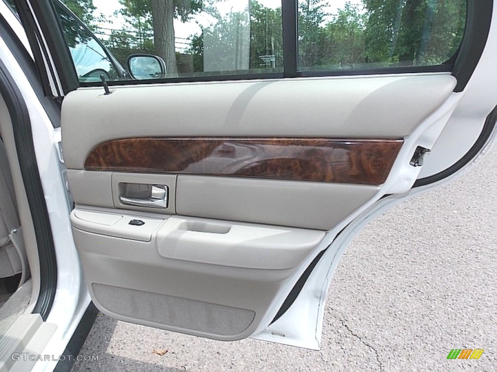 2007 Mercury Grand Marquis LS Light Camel Door Panel Photo #105240035