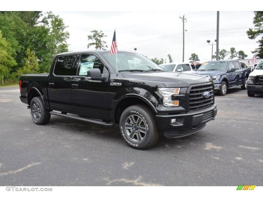 2015 F150 XLT SuperCrew 4x4 - Tuxedo Black Metallic / Black photo #3