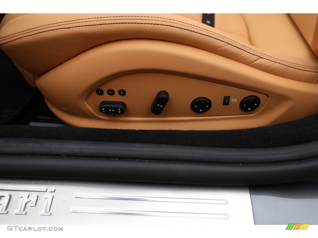 2010 Ferrari California Standard California Model Controls Photo #105247910