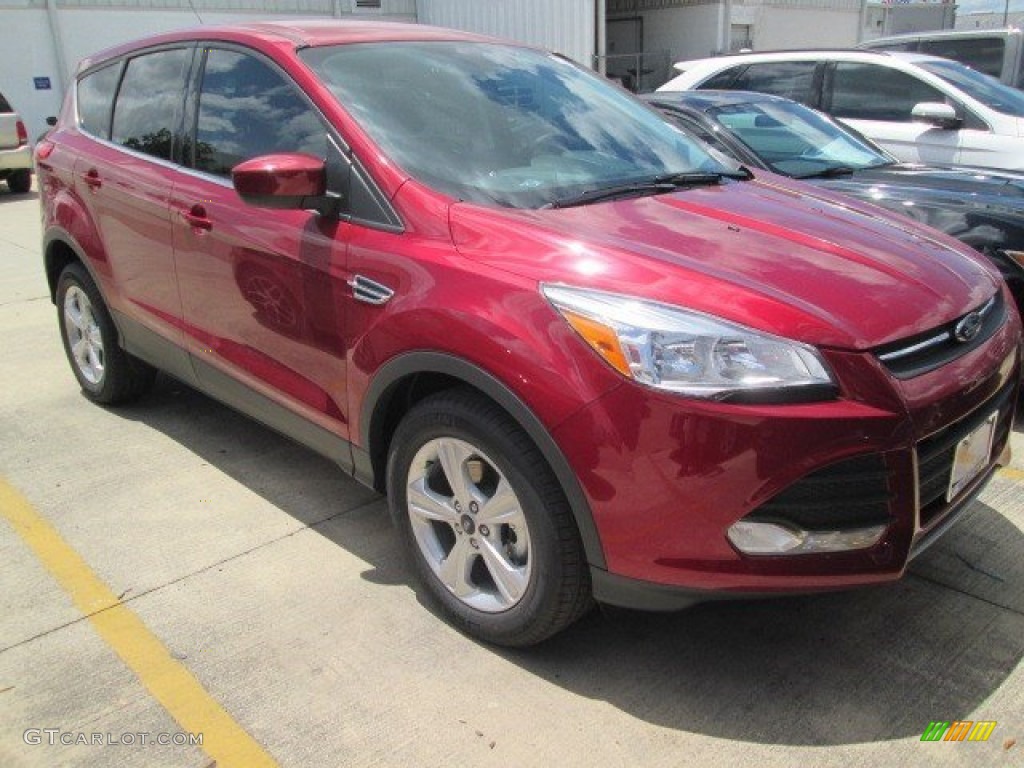 2015 Escape SE - Ruby Red Metallic / Charcoal Black photo #1