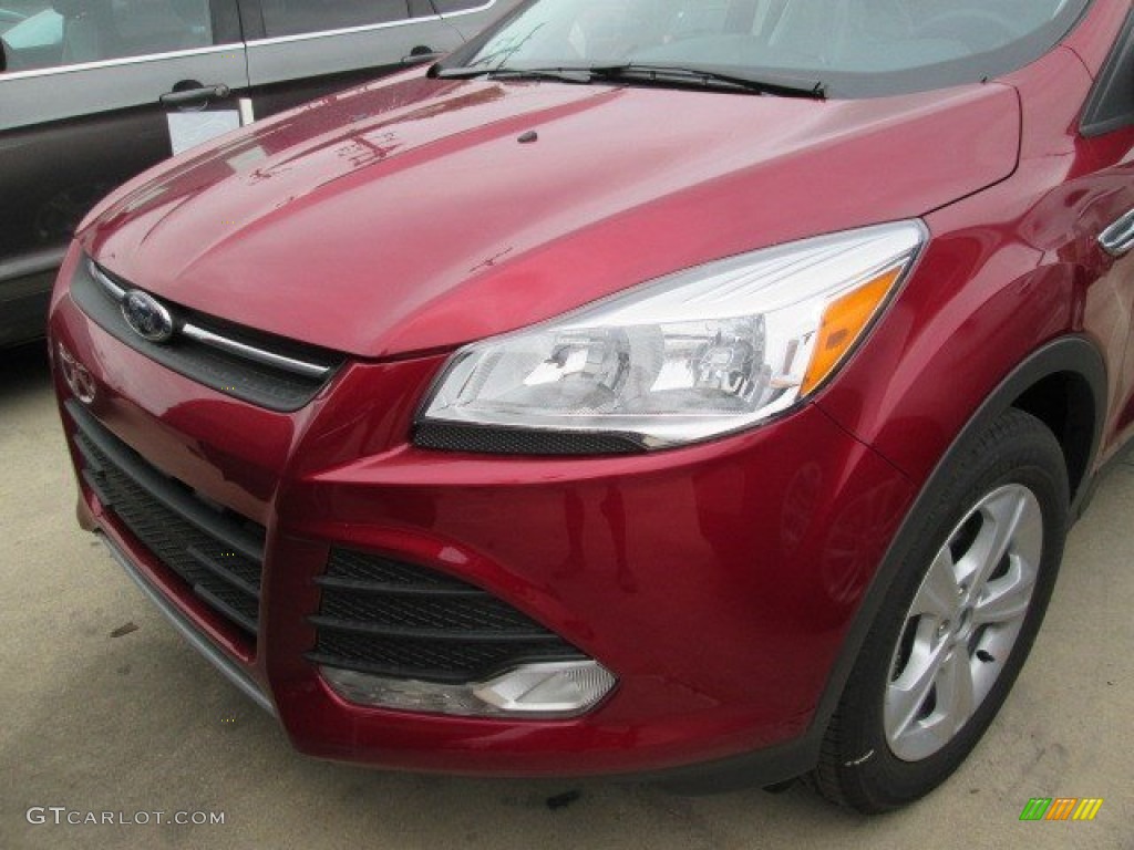 2015 Escape SE - Ruby Red Metallic / Charcoal Black photo #3