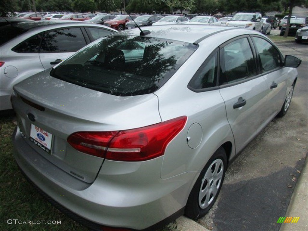 2015 Focus S Sedan - Ingot Silver Metallic / Charcoal Black photo #6